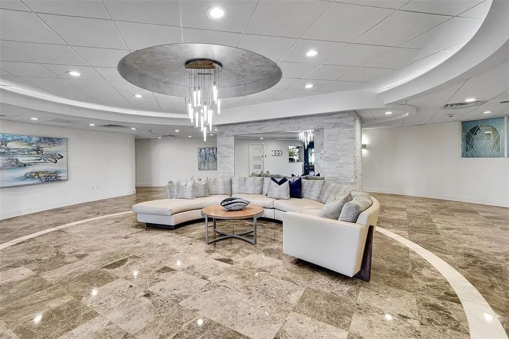 3800 Galt Ocean Dr, #215