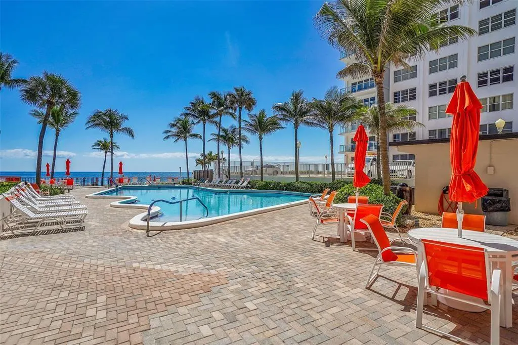3800 Galt Ocean Dr, #215