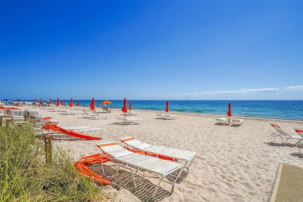 3800 Galt Ocean Dr, #215