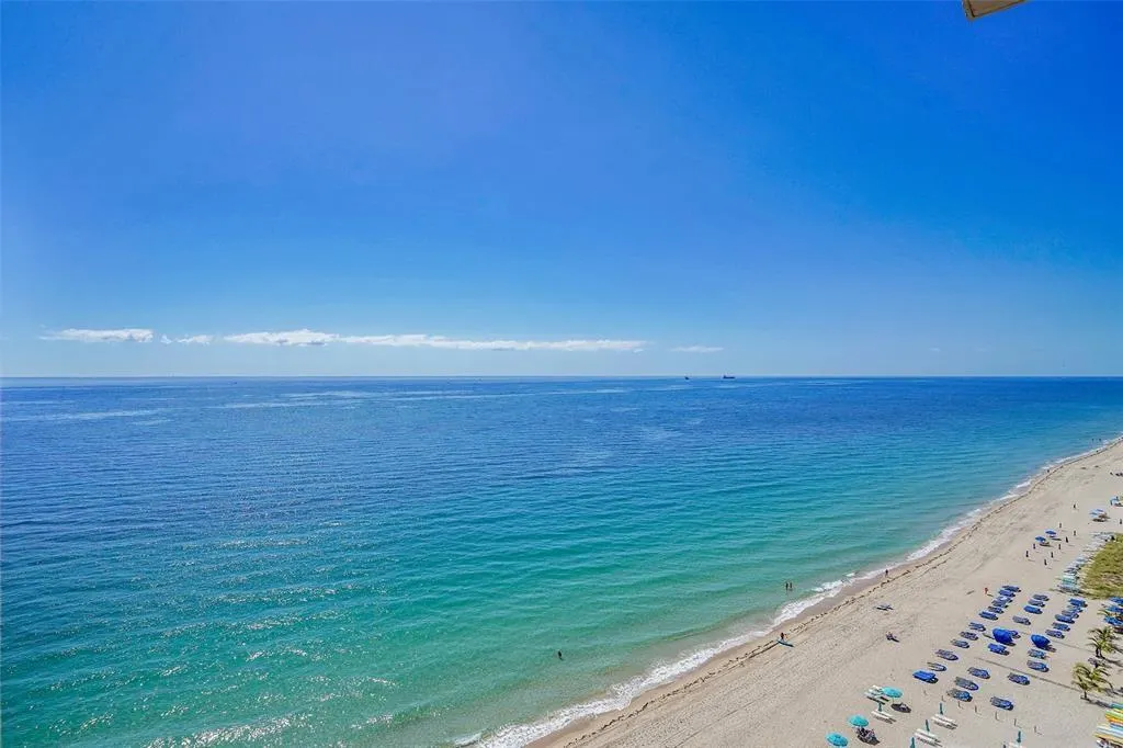 3800 Galt Ocean Dr, #215