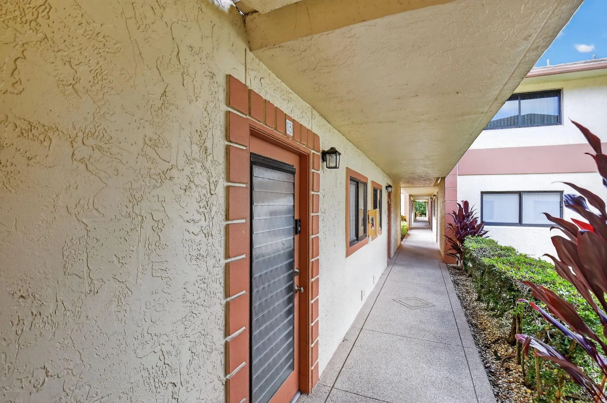 15401 Pembridge Ave, #13