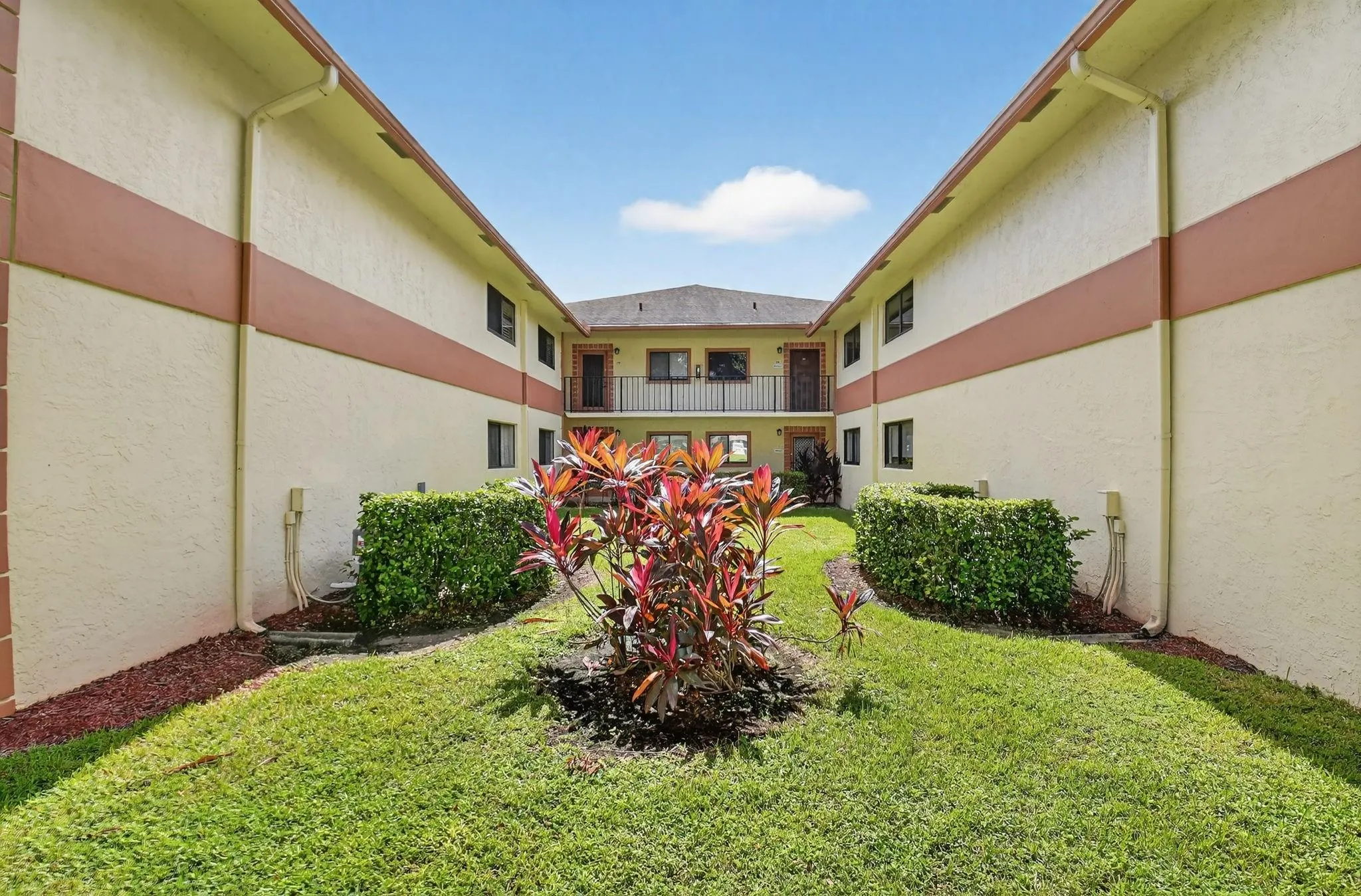 15401 Pembridge Ave, #13