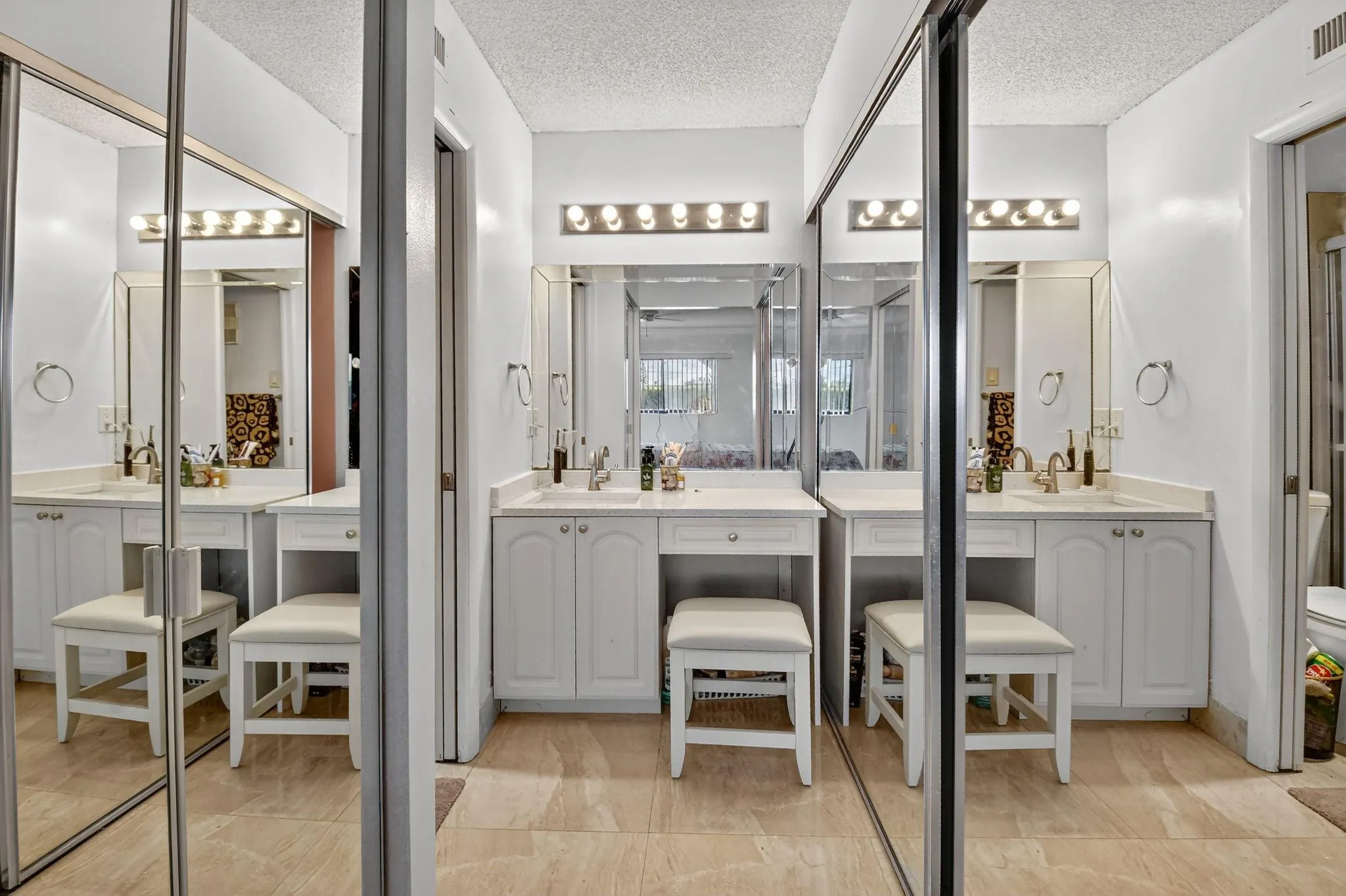 15401 Pembridge Ave, #13