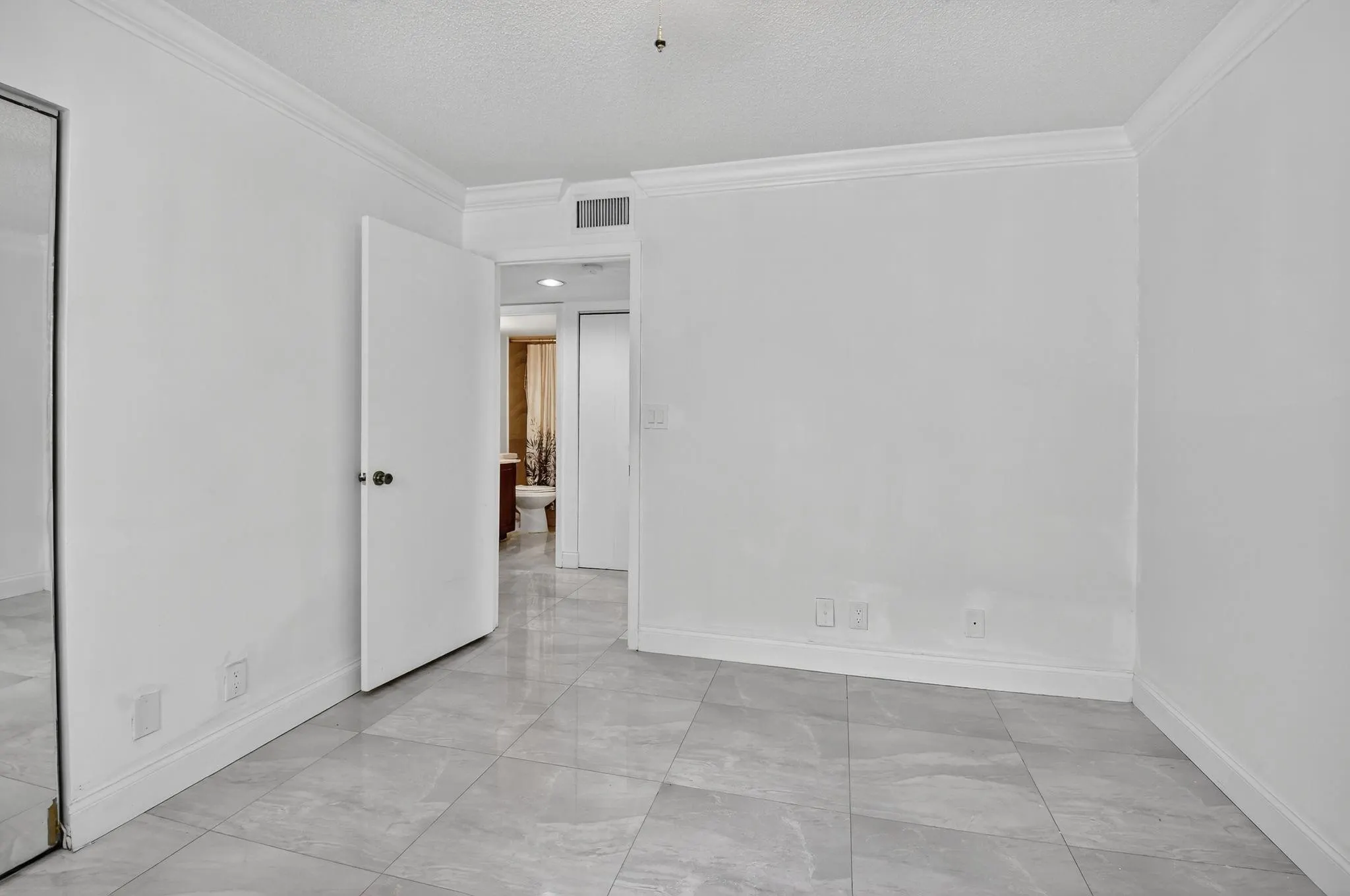15401 Pembridge Ave, #13