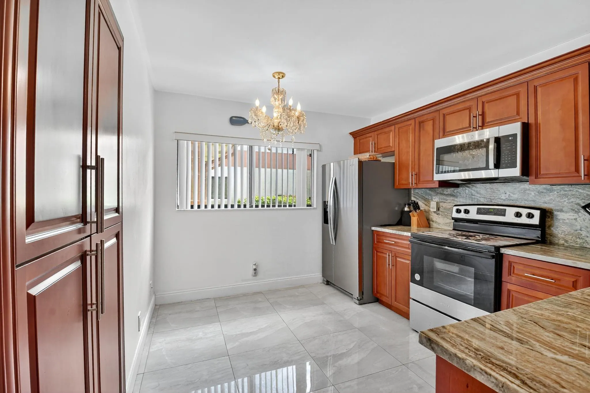 15401 Pembridge Ave, #13