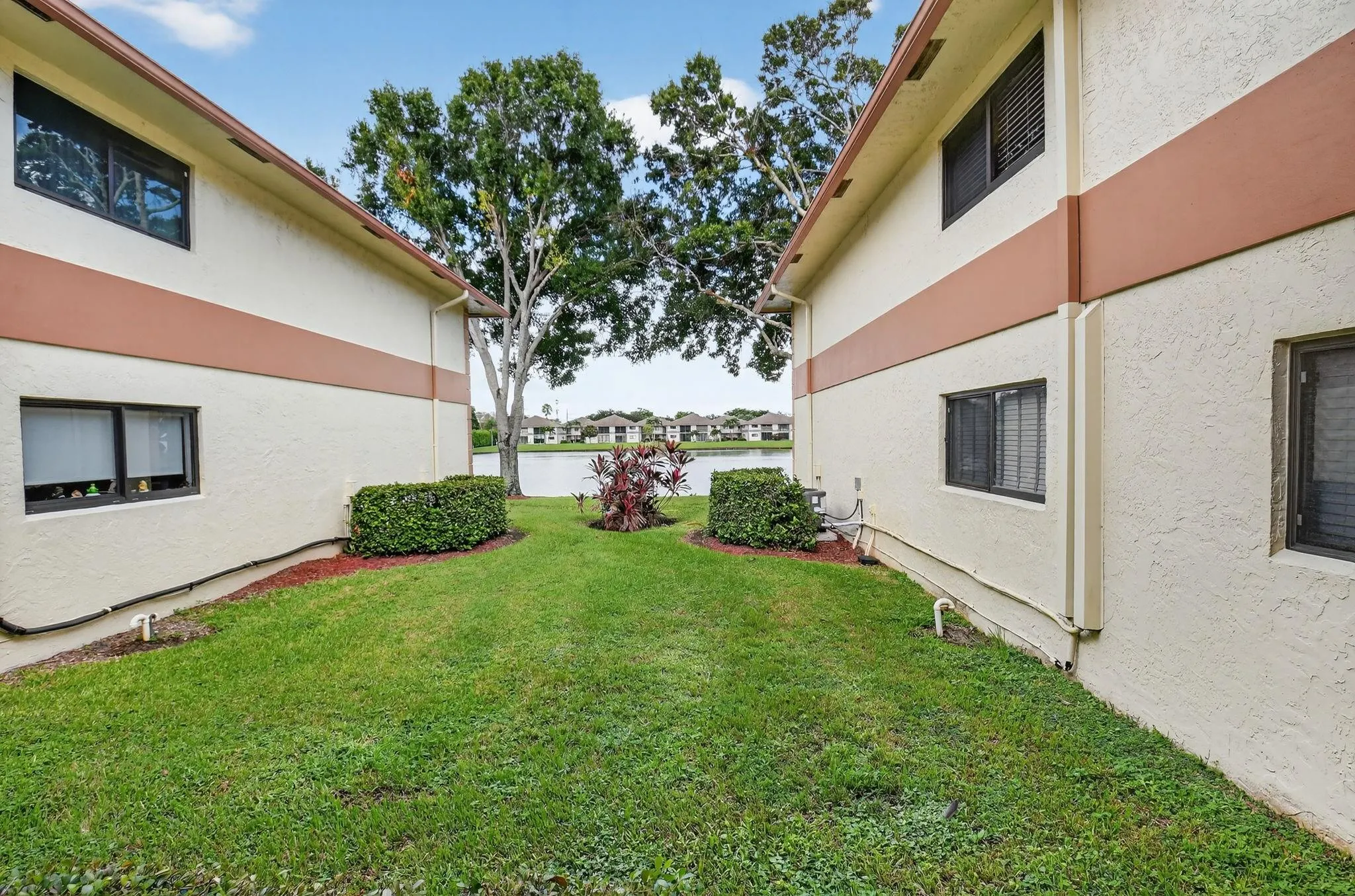 15401 Pembridge Ave, #13