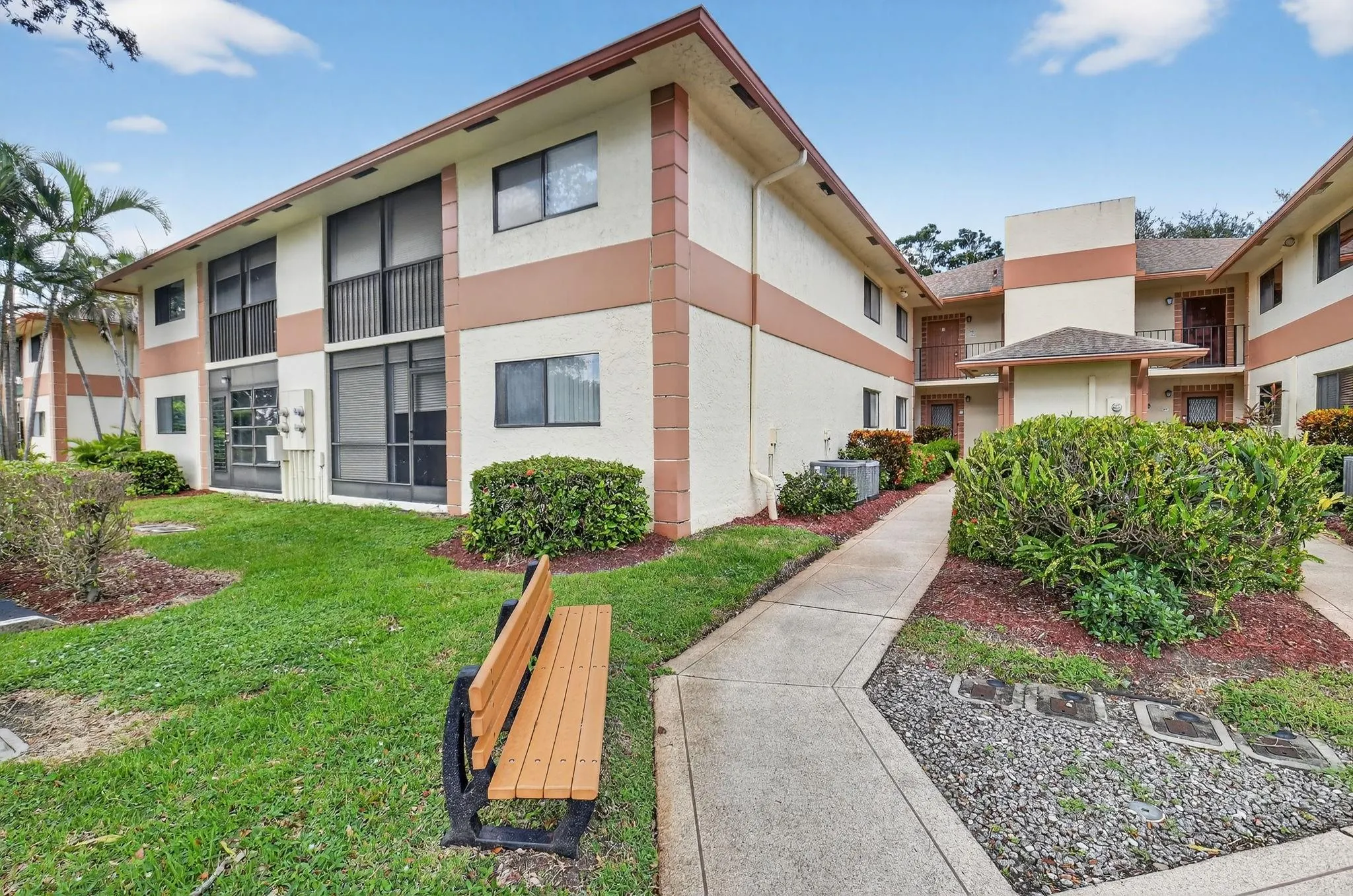 15401 Pembridge Ave, #13
