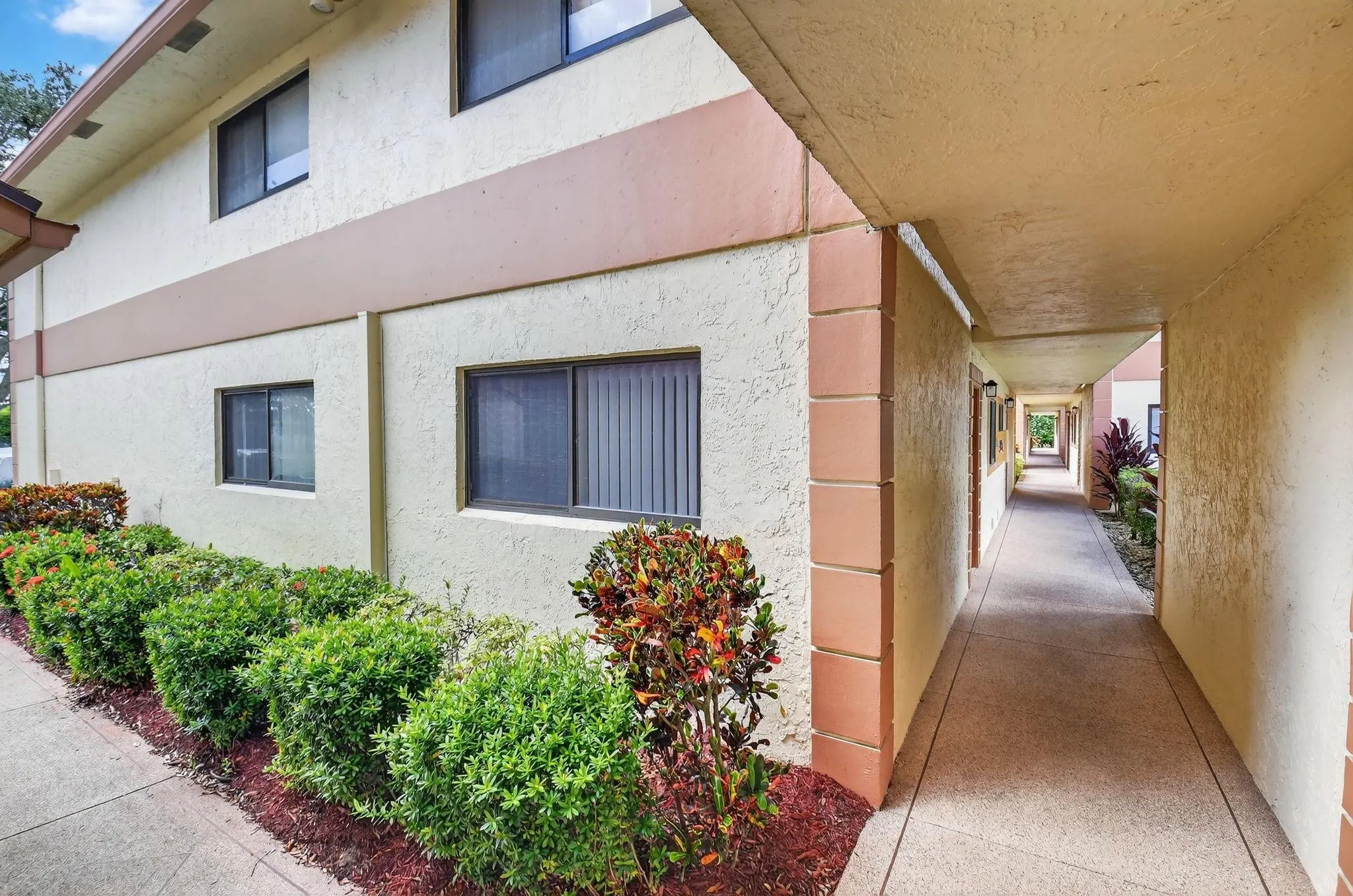 15401 Pembridge Ave, #13
