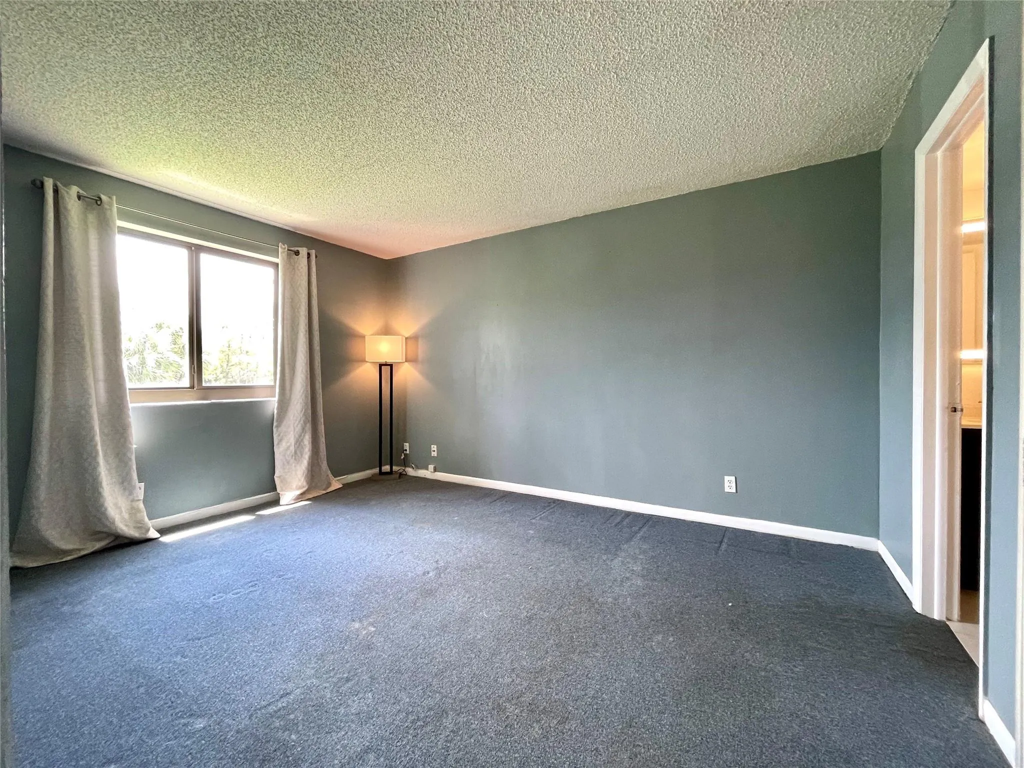 3700 N Pine Island Rd, #209