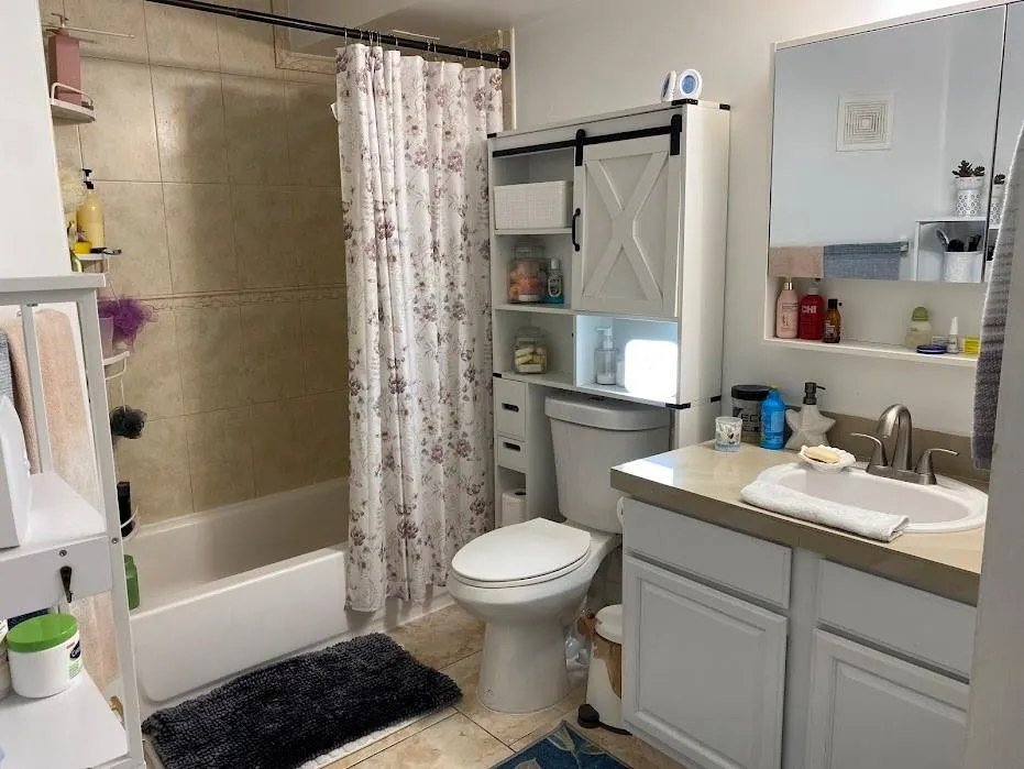 801 Lyons Rd, #19108