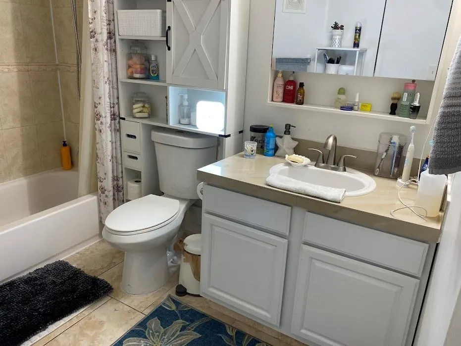 801 Lyons Rd, #19108