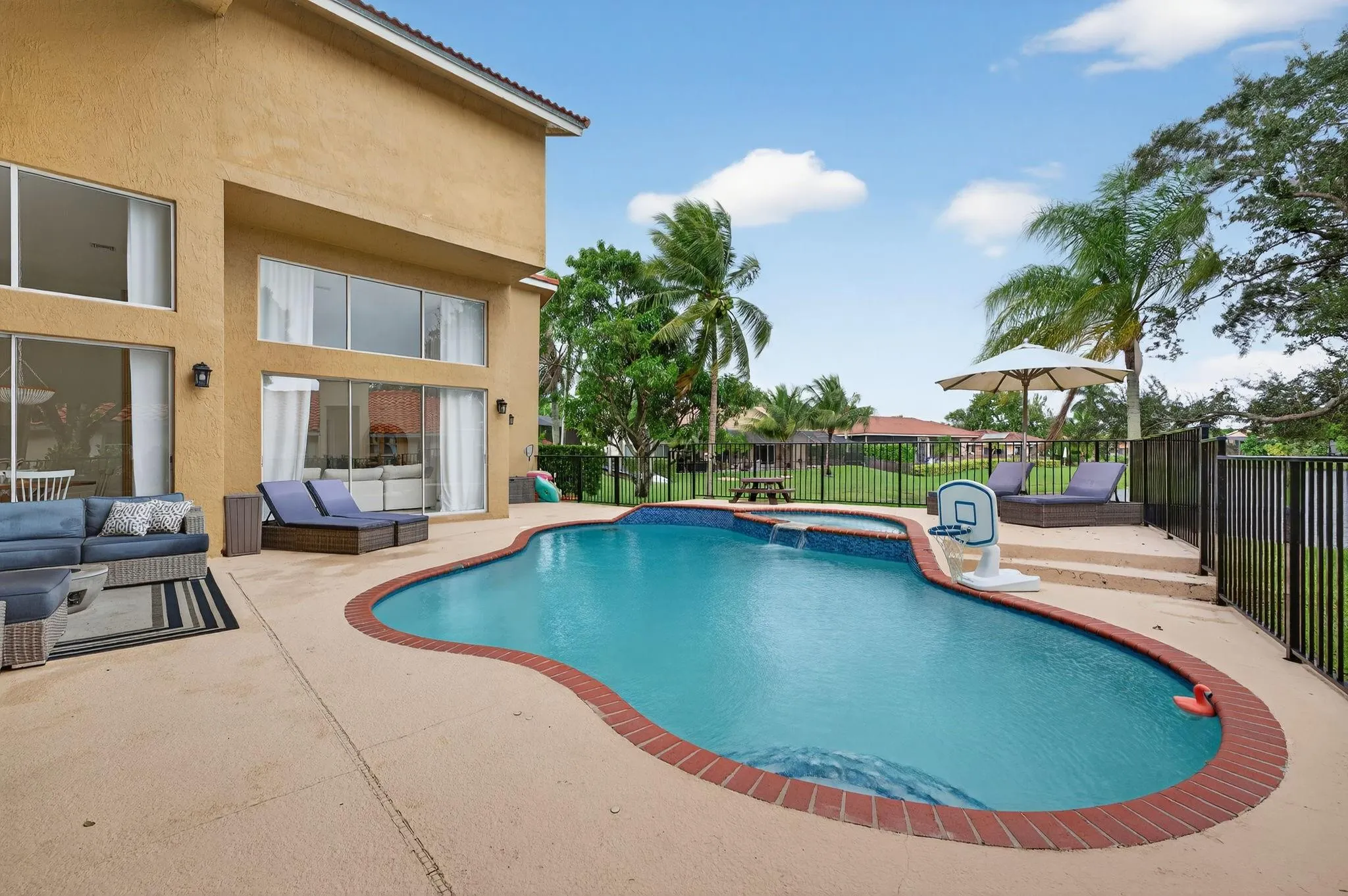 10211 NW 50th Pl