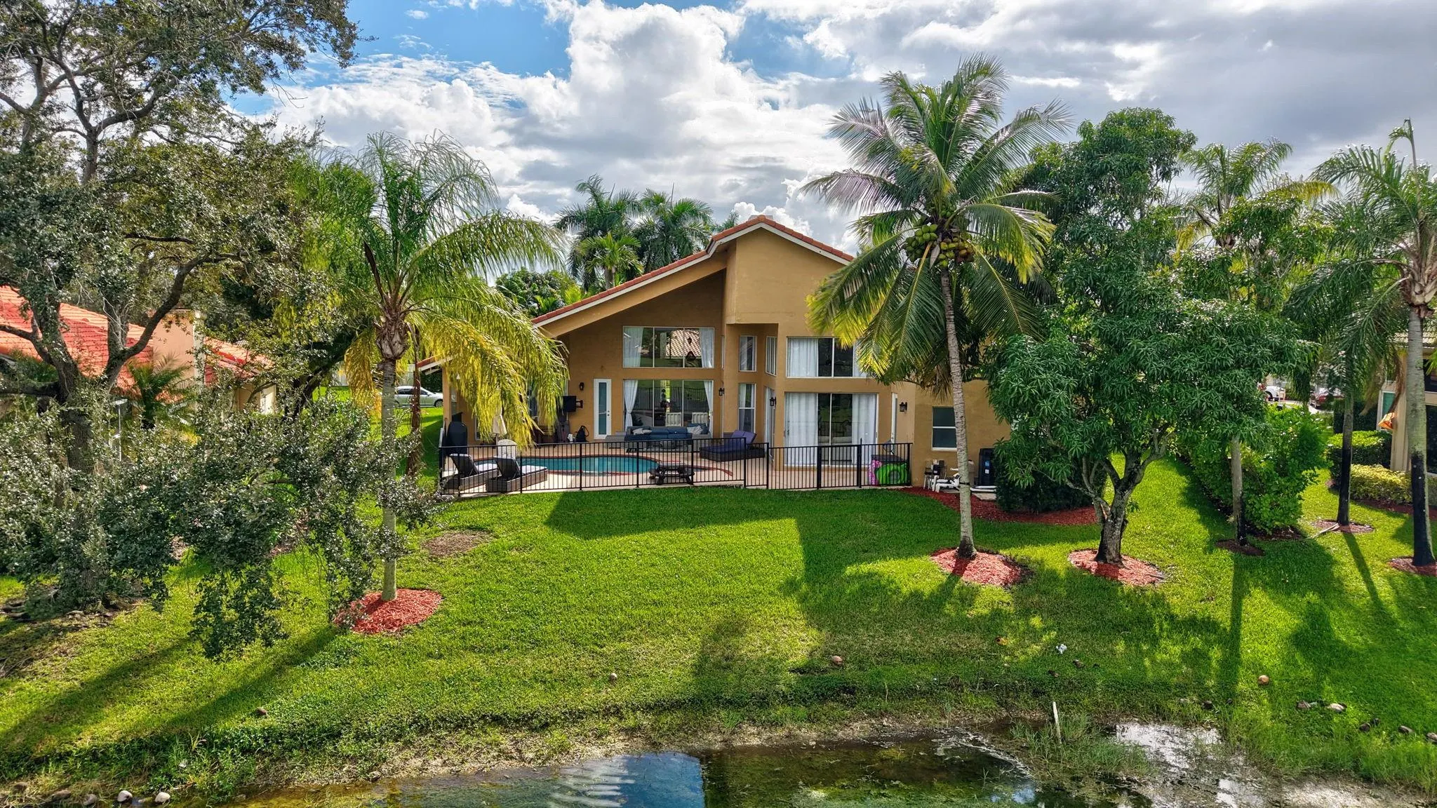 10211 NW 50th Pl