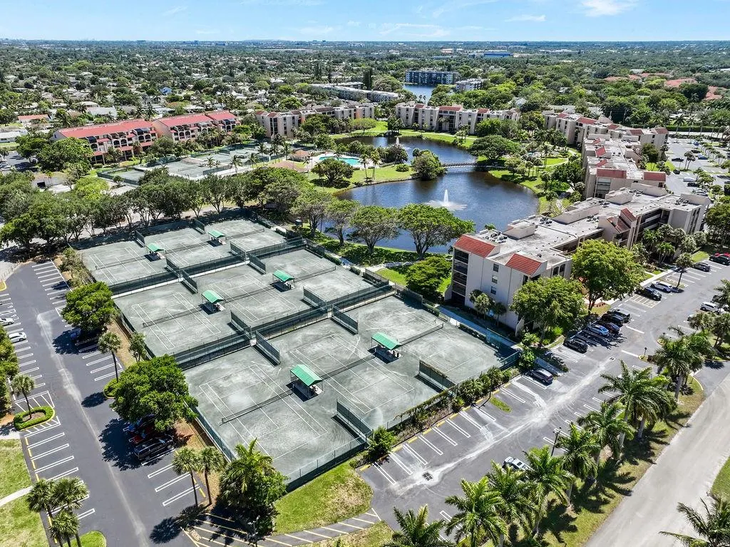 500 Egret Circle, #8507