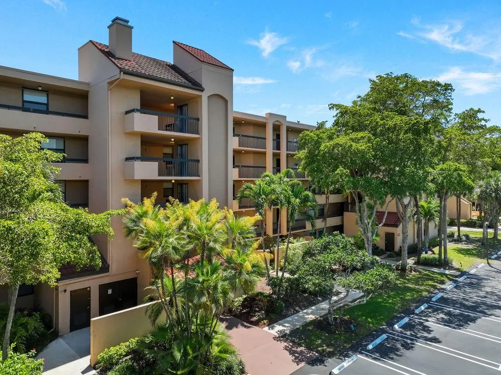 500 Egret Circle, #8507