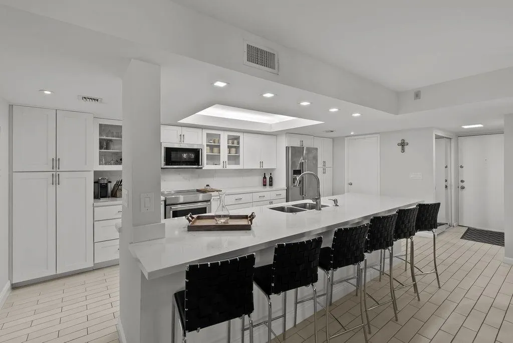 500 Egret Circle, #8507