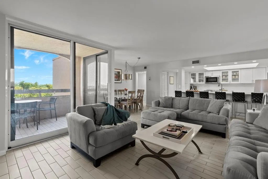 500 Egret Circle, #8507