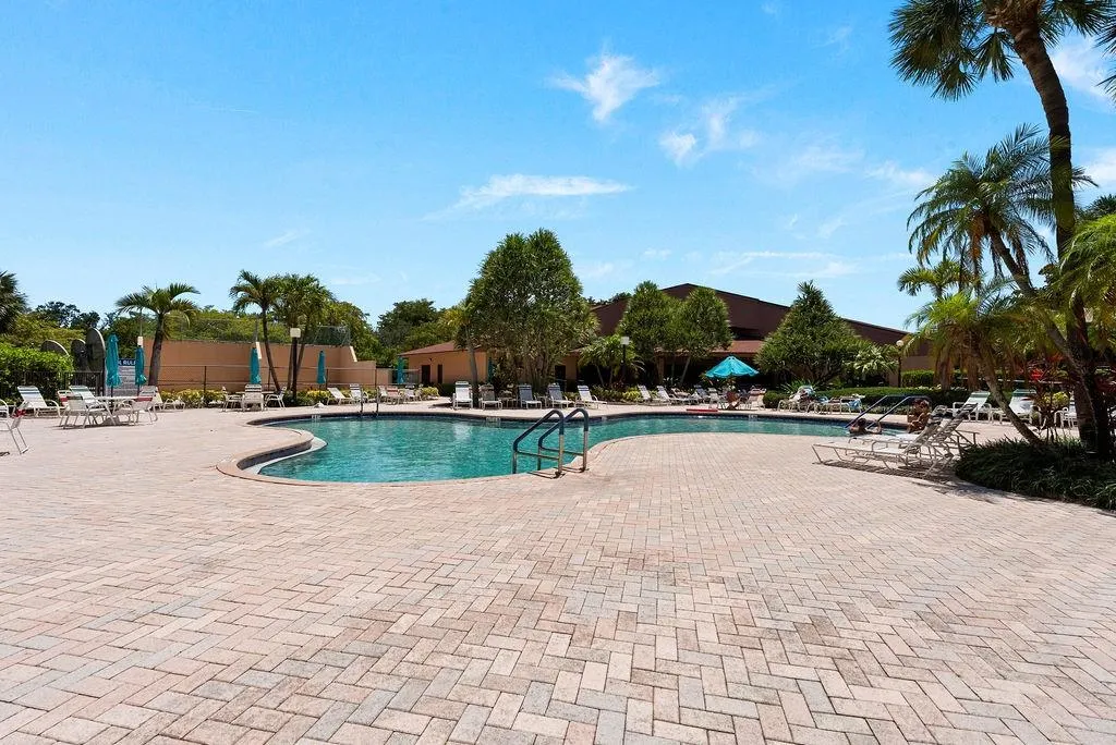 500 Egret Circle, #8507