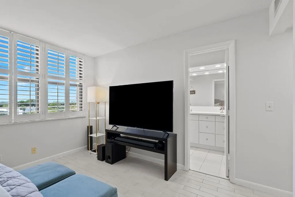 500 Egret Circle, #8507