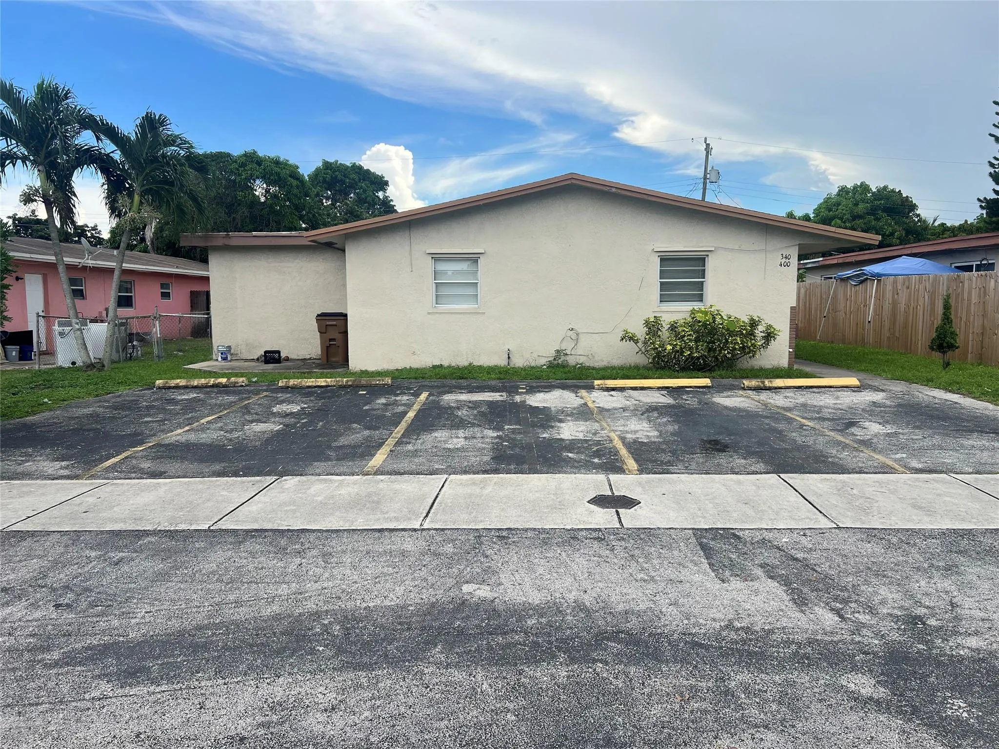 340-400 NE 44th St