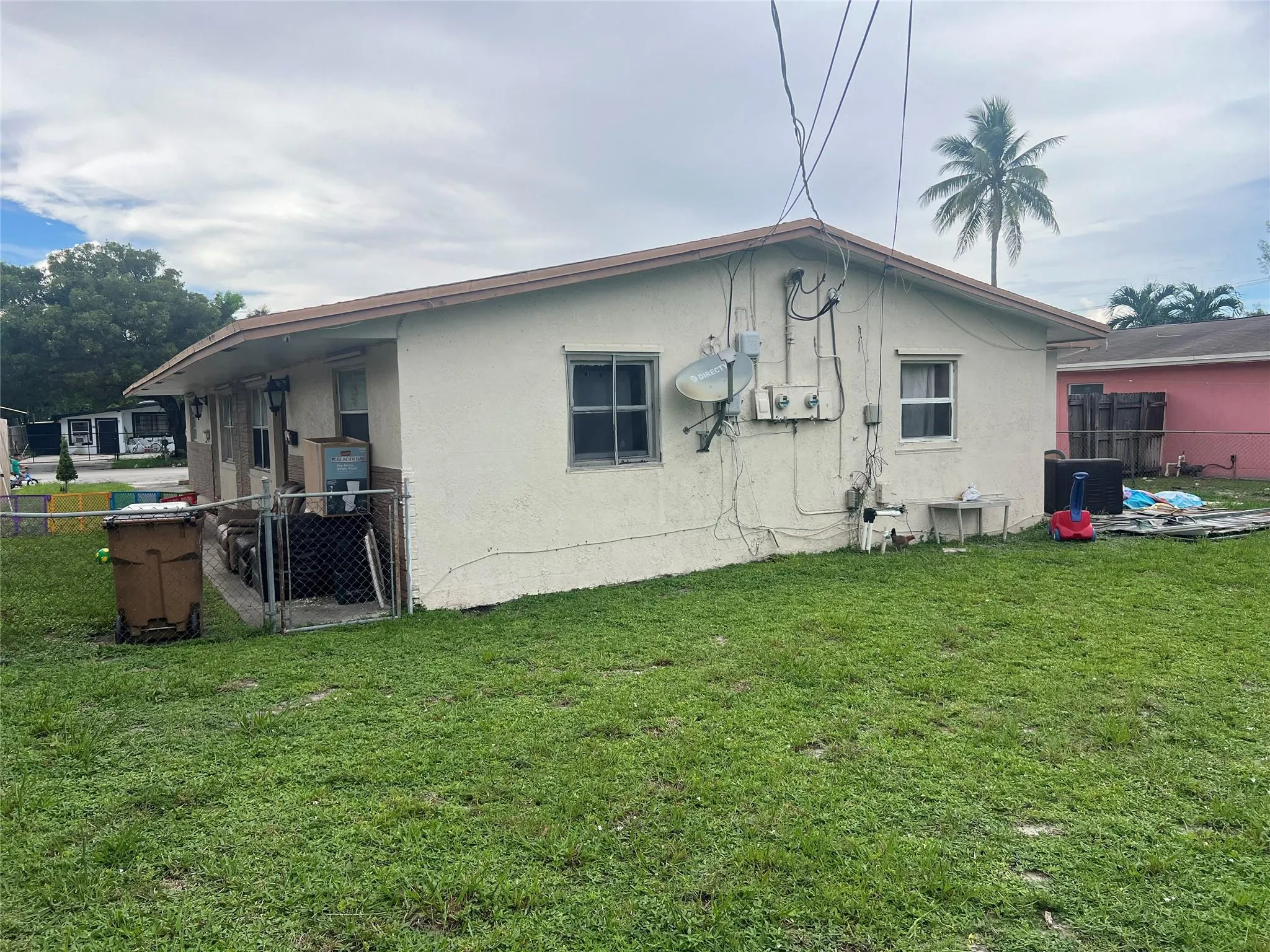 340-400 NE 44th St