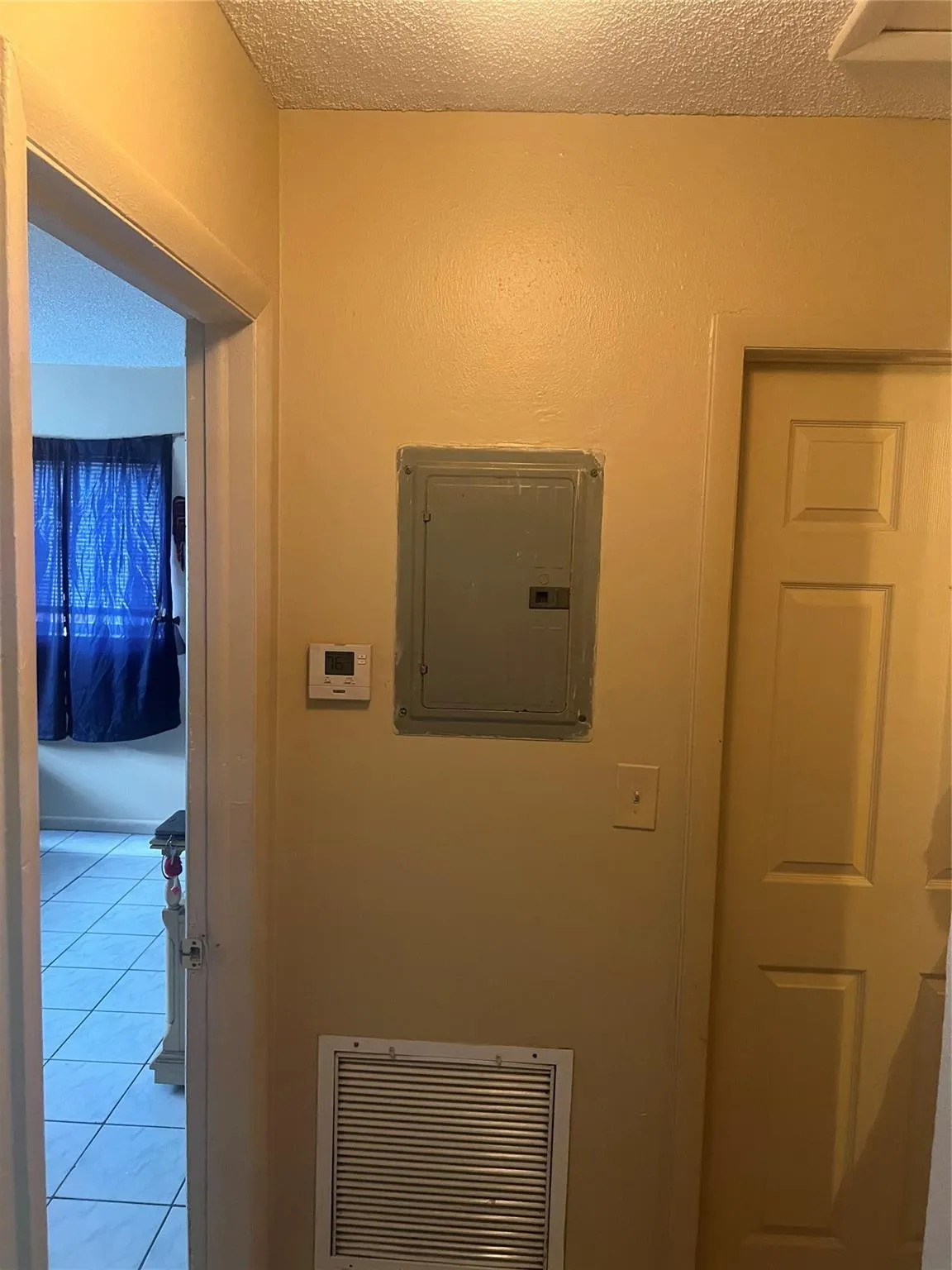340-400 NE 44th St