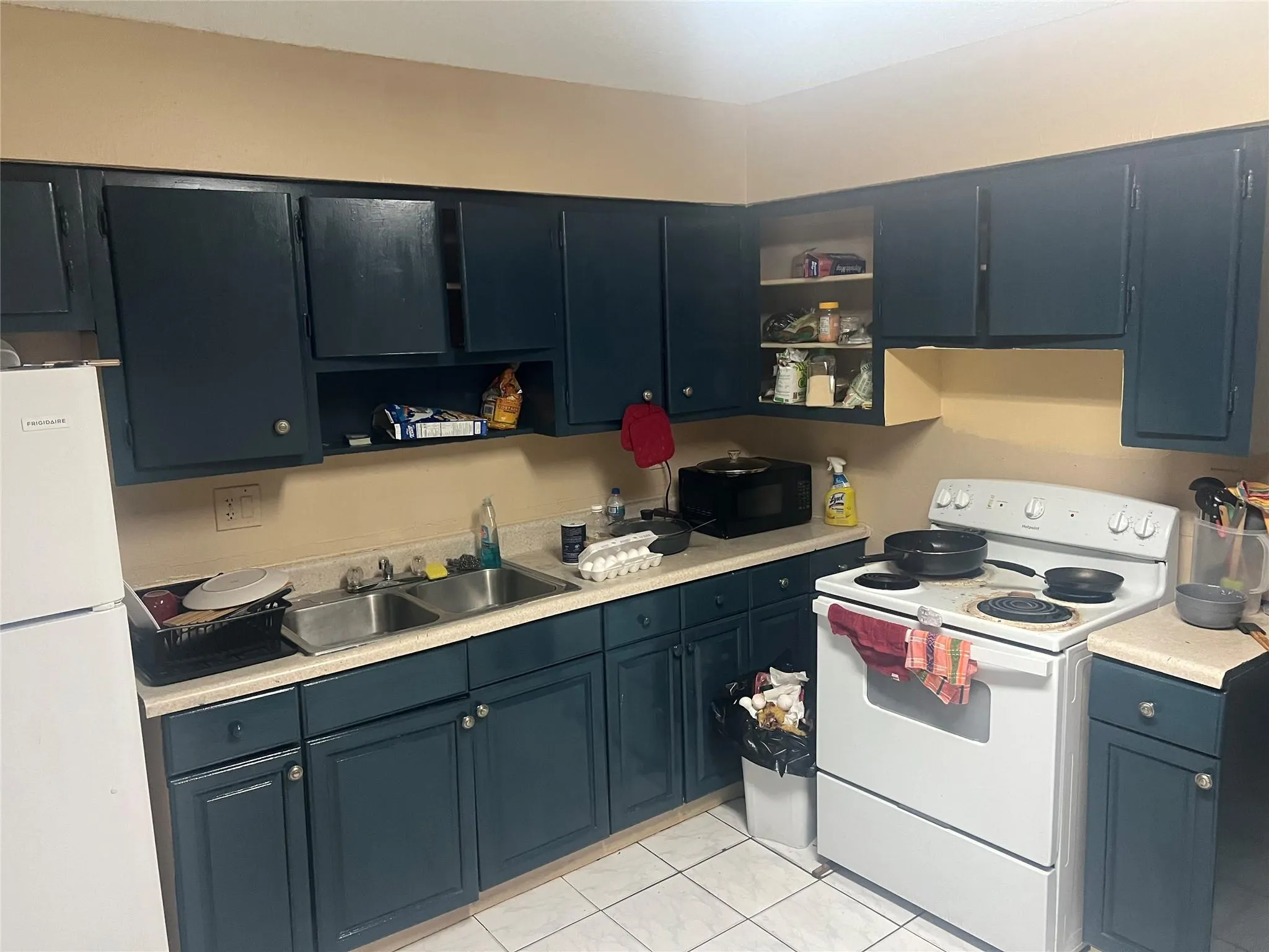 340-400 NE 44th St