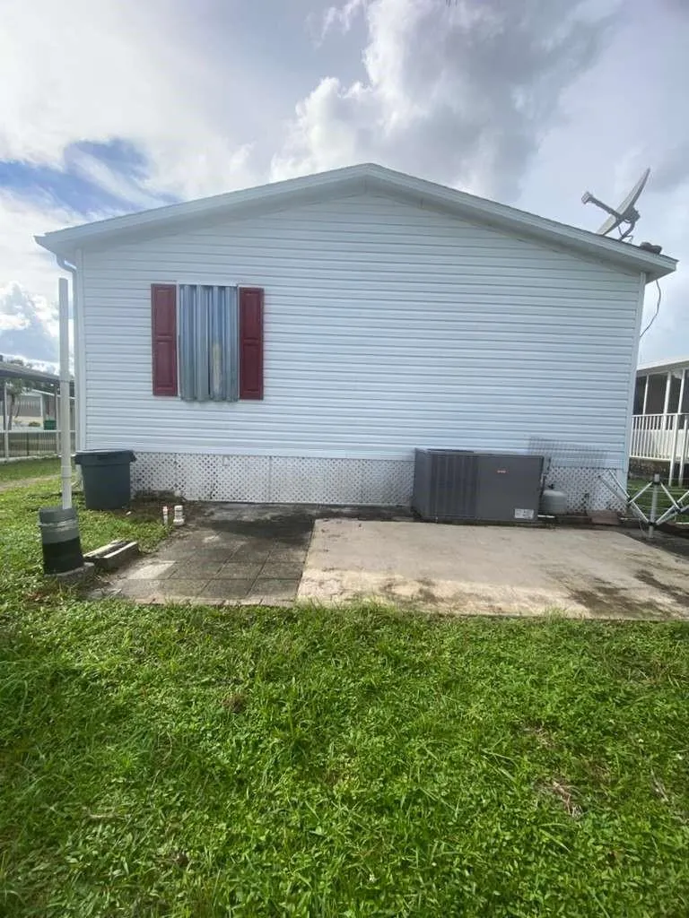2090 SW 85th Ave