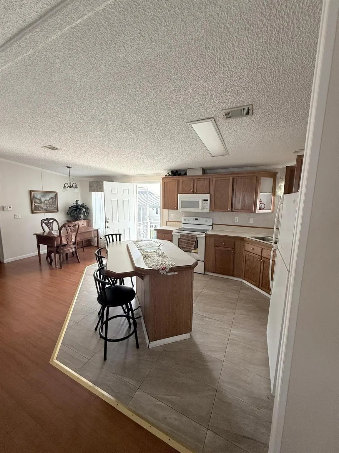 2090 SW 85th Ave