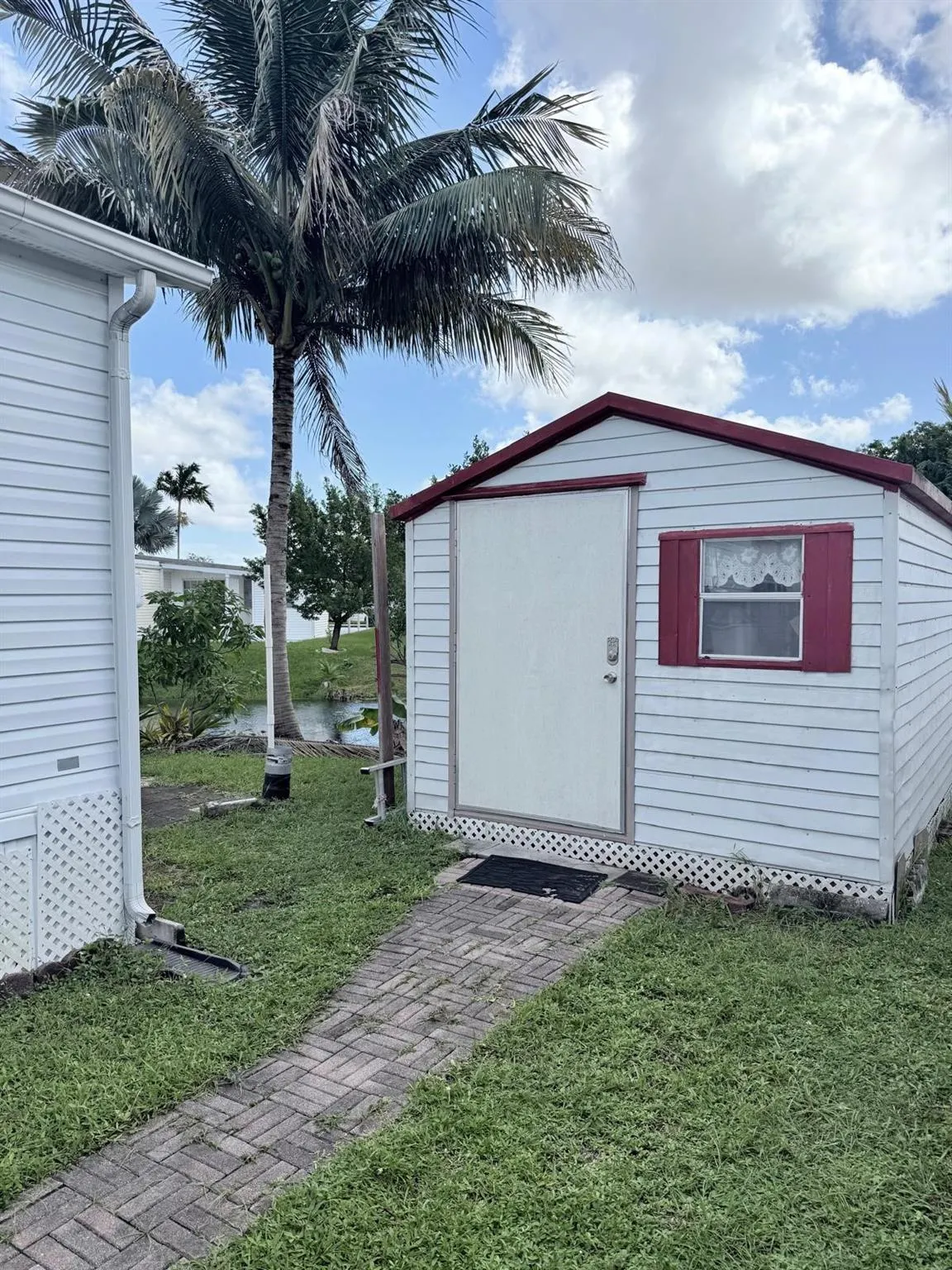 2090 SW 85th Ave
