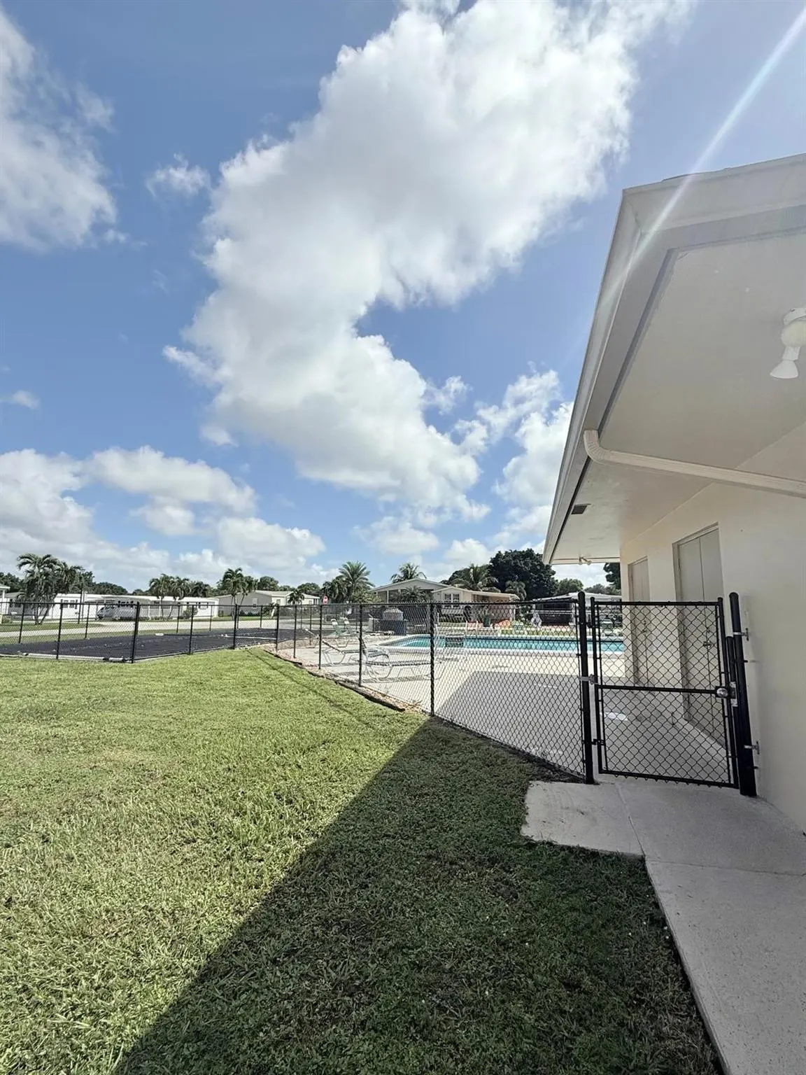 2090 SW 85th Ave