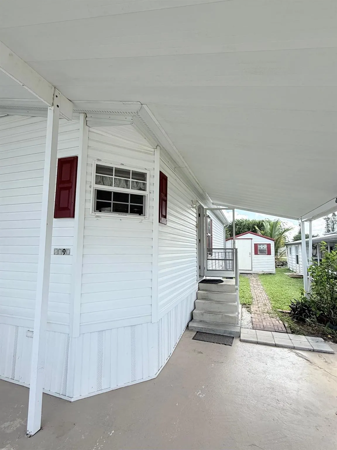 2090 SW 85th Ave