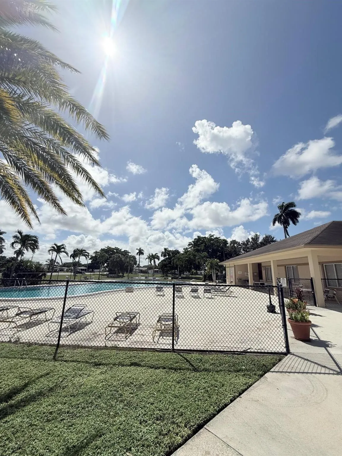 2090 SW 85th Ave