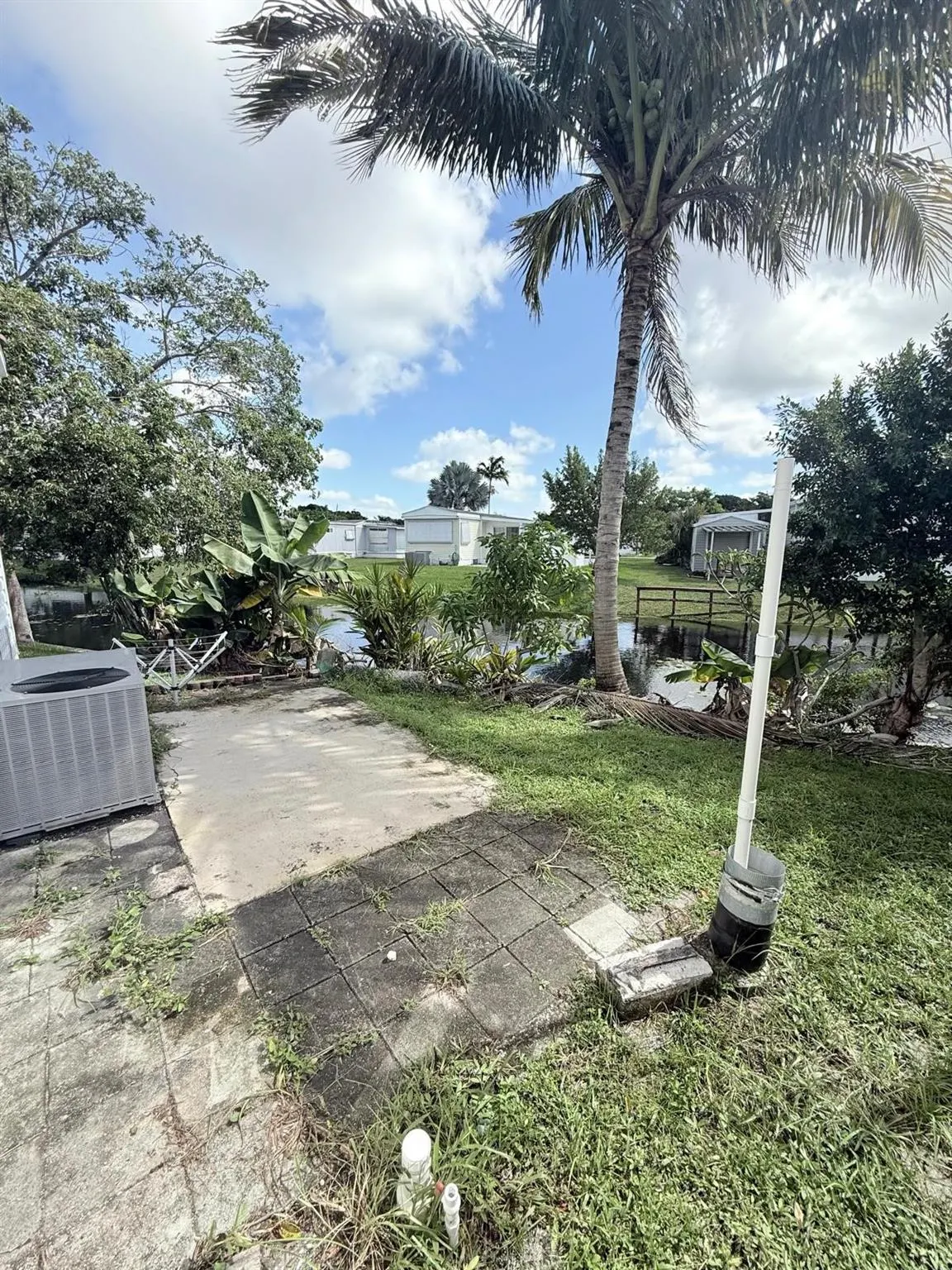 2090 SW 85th Ave