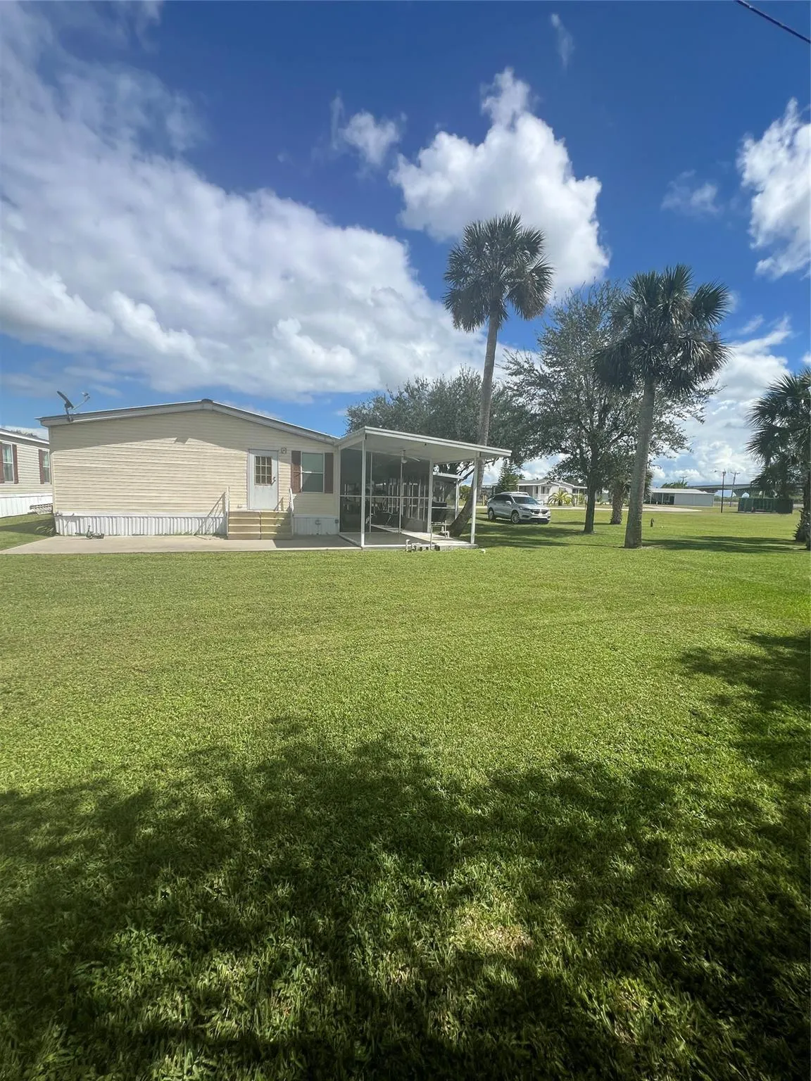913 Yacht Club Way