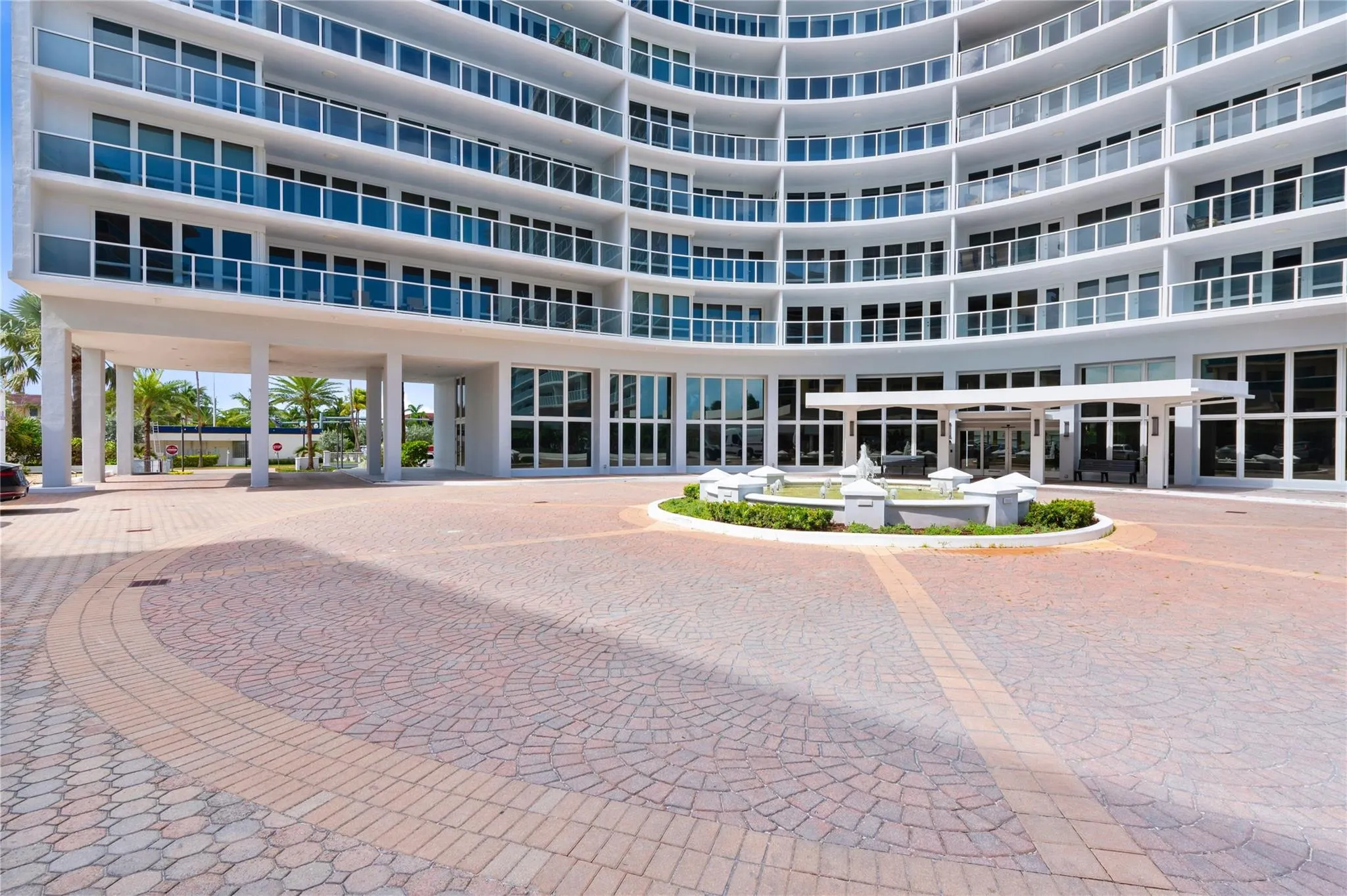 4100 Galt Ocean Dr, #305