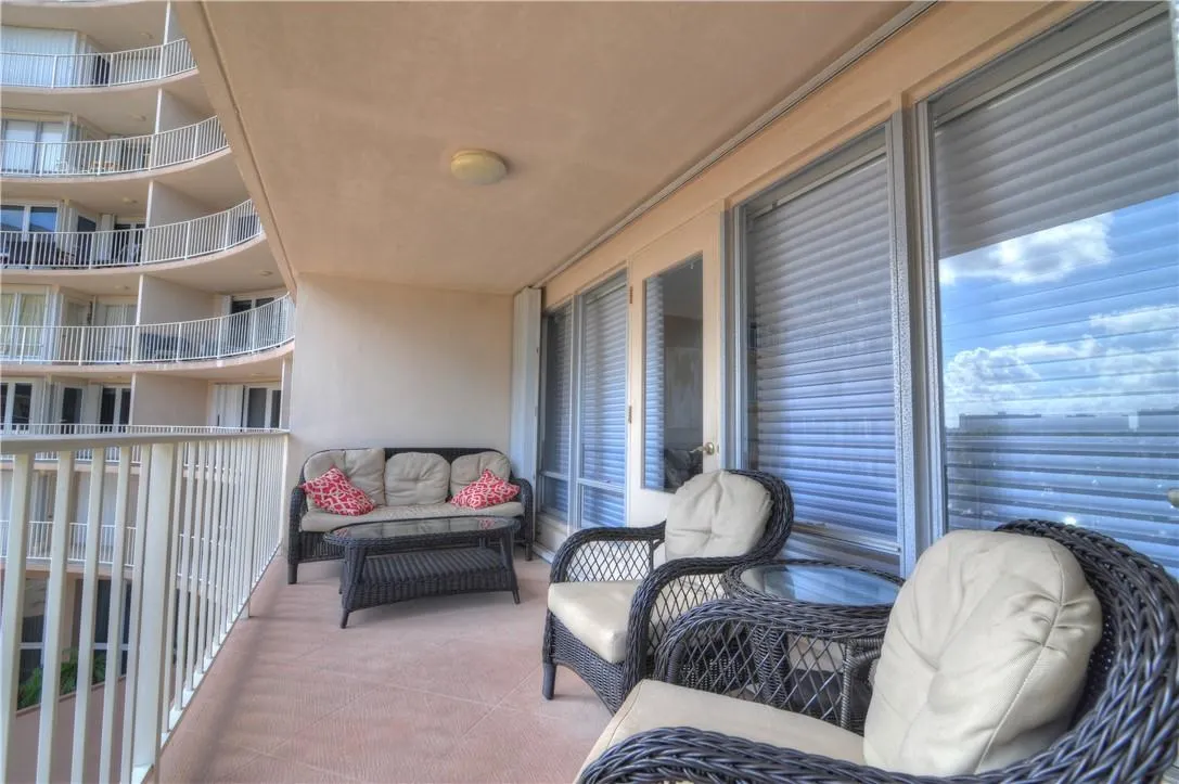 4100 Galt Ocean Dr, #305
