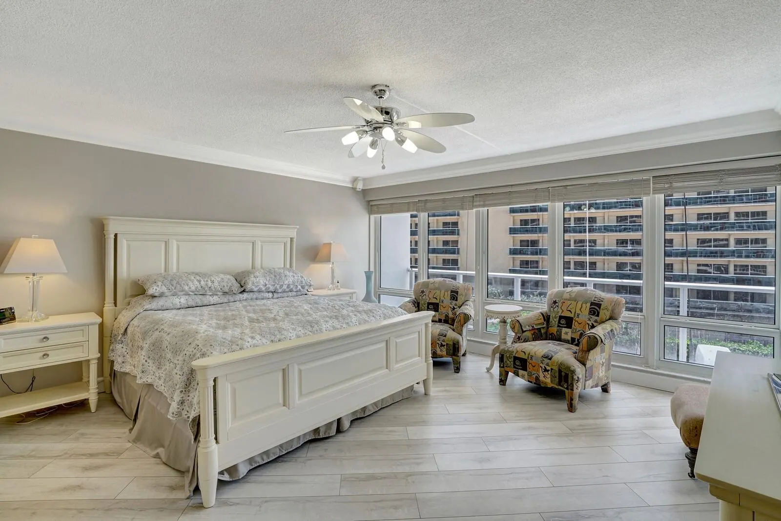 4100 Galt Ocean Dr, #305
