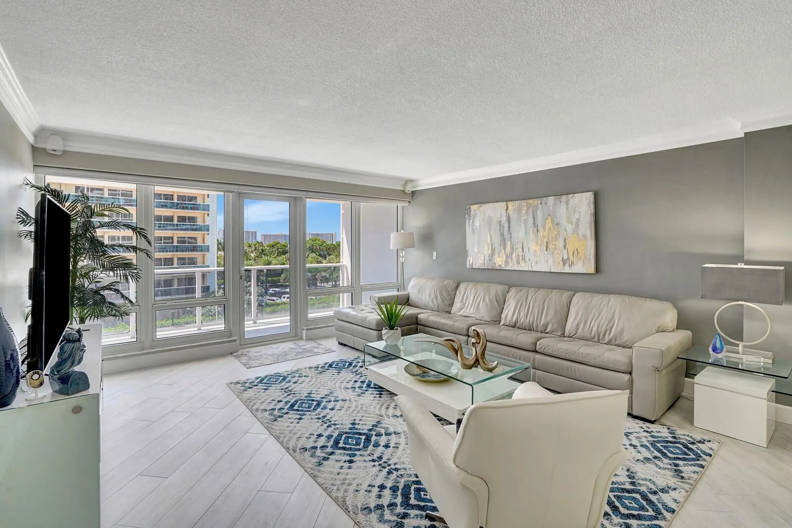 4100 Galt Ocean Dr, #305