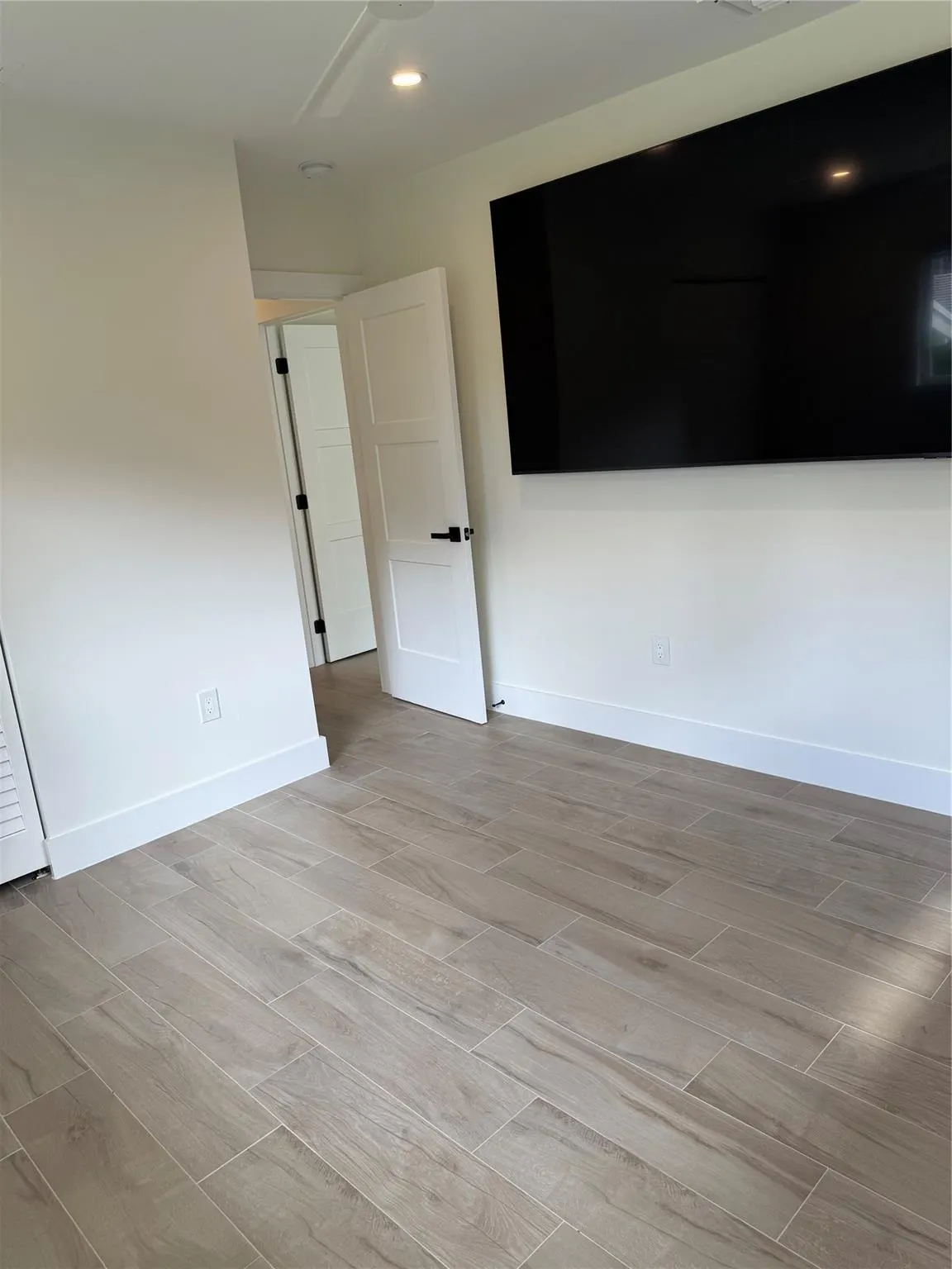 1269 NW 4th St