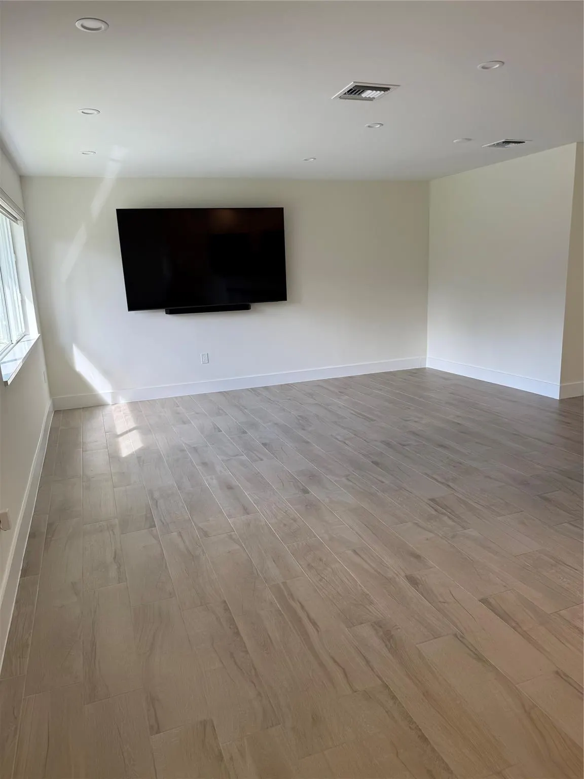 1269 NW 4th St