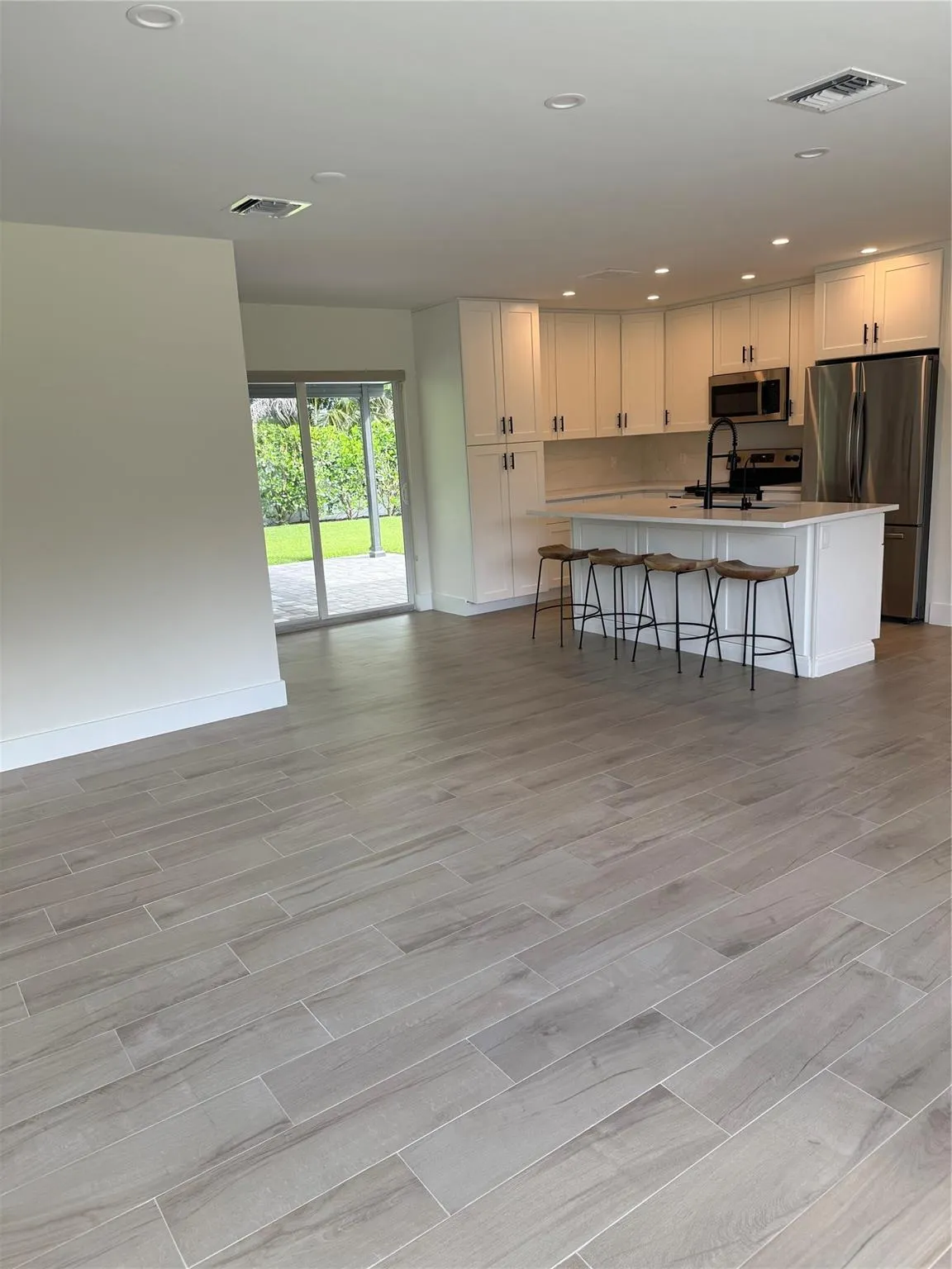 1269 NW 4th St