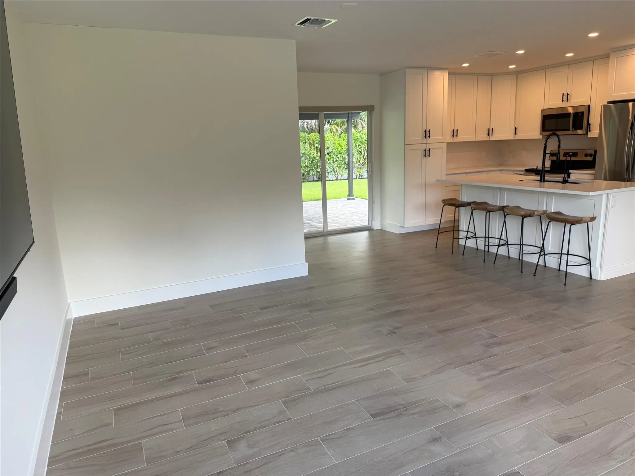 1269 NW 4th St