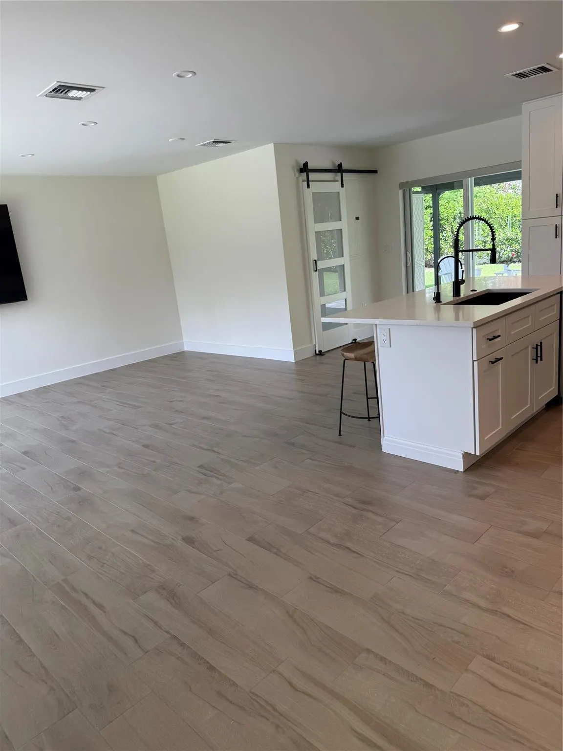 1269 NW 4th St