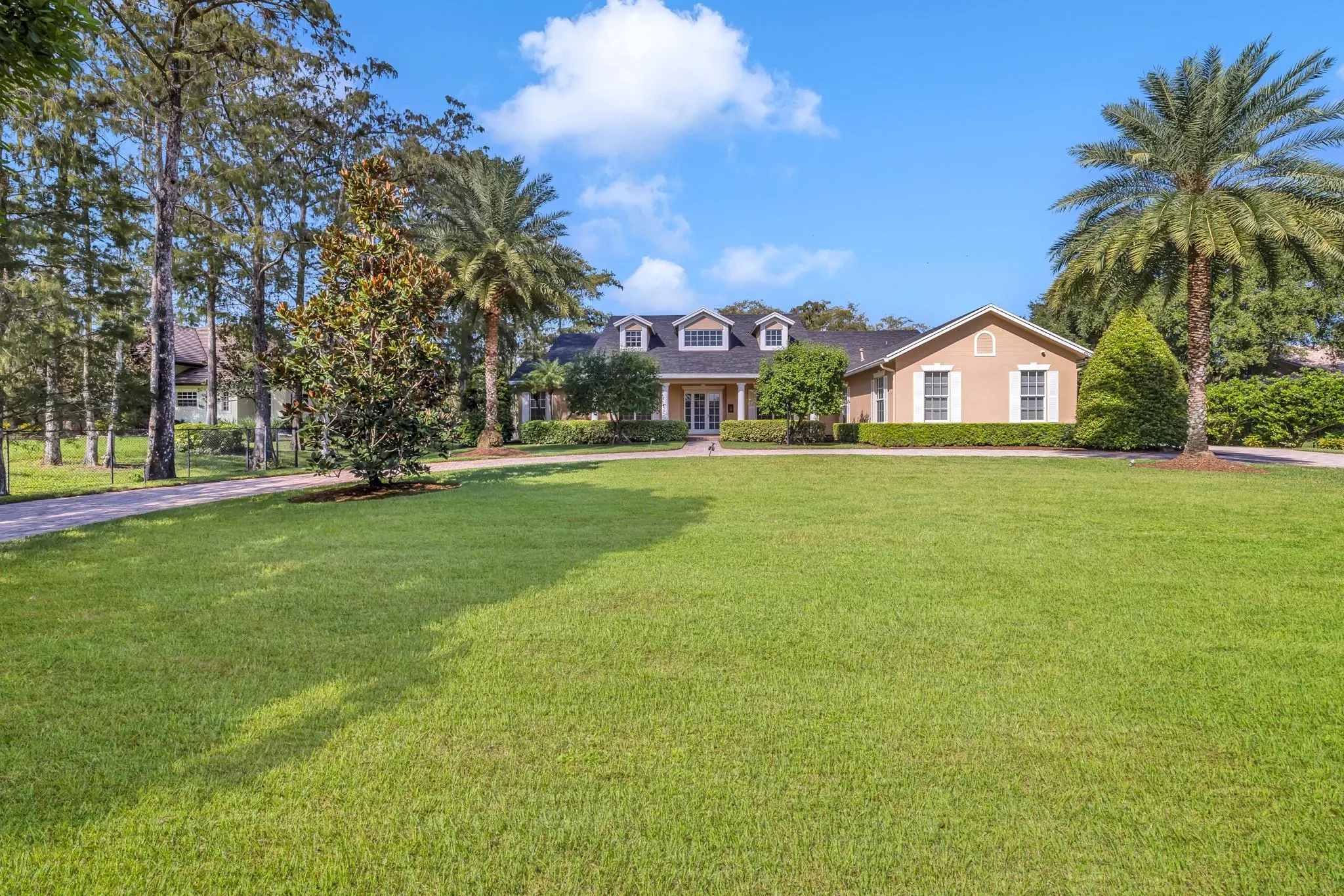 6041 NW 74th Ter