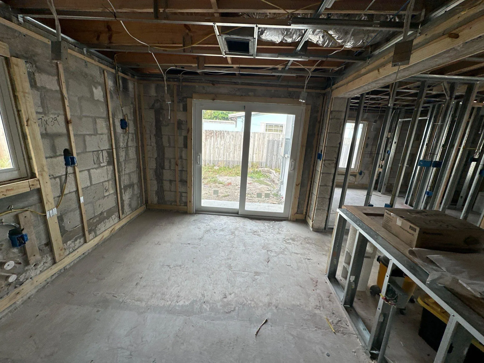 216 NE 26th St