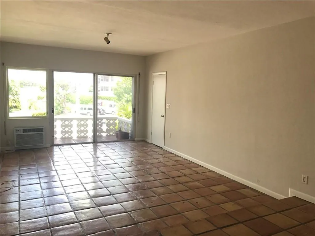 9271 W Bay Harbor Dr, #11