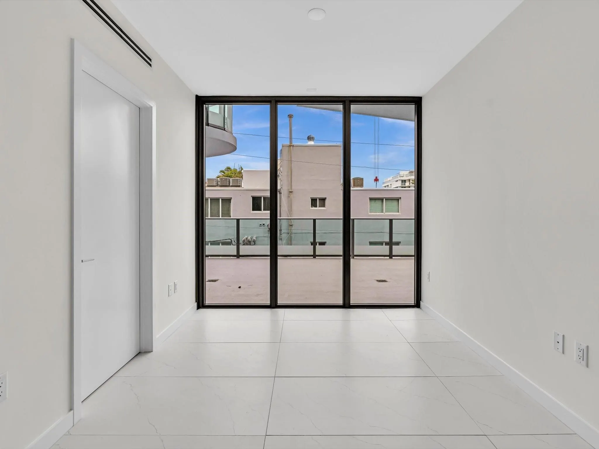 9901 W Bay Harbor Dr, #304