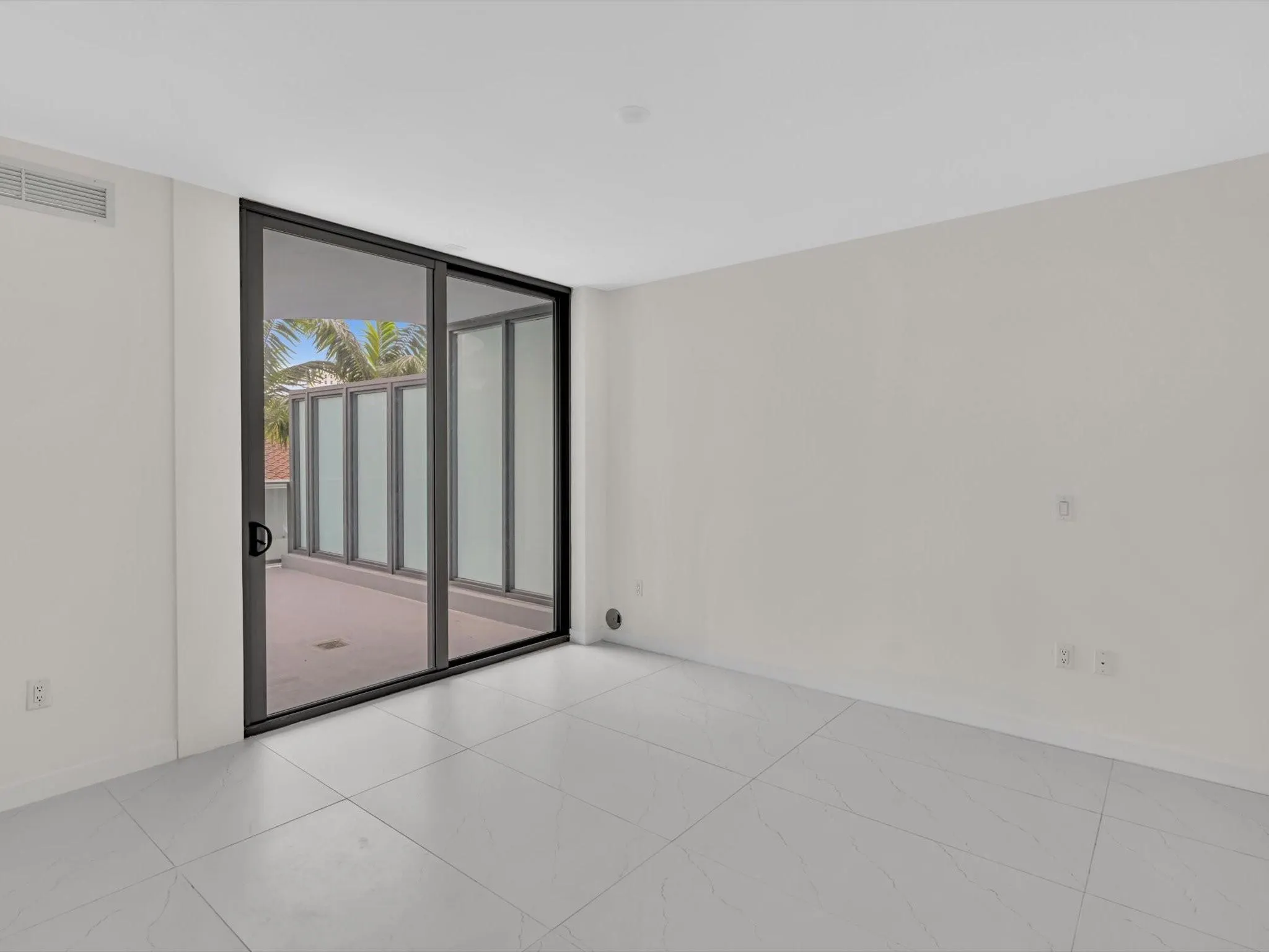 9901 W Bay Harbor Dr, #304