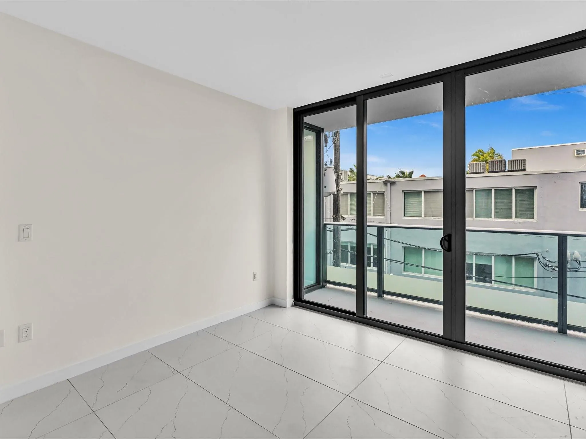 9901 W Bay Harbor Dr, #304